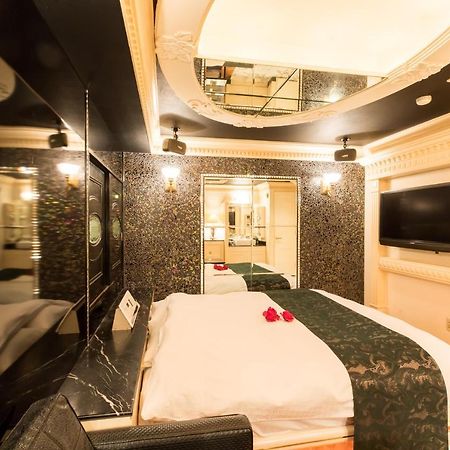 Hotel W-Aramis -W Group Hotels And Resorts- (Adults Only) Токио Екстериор снимка